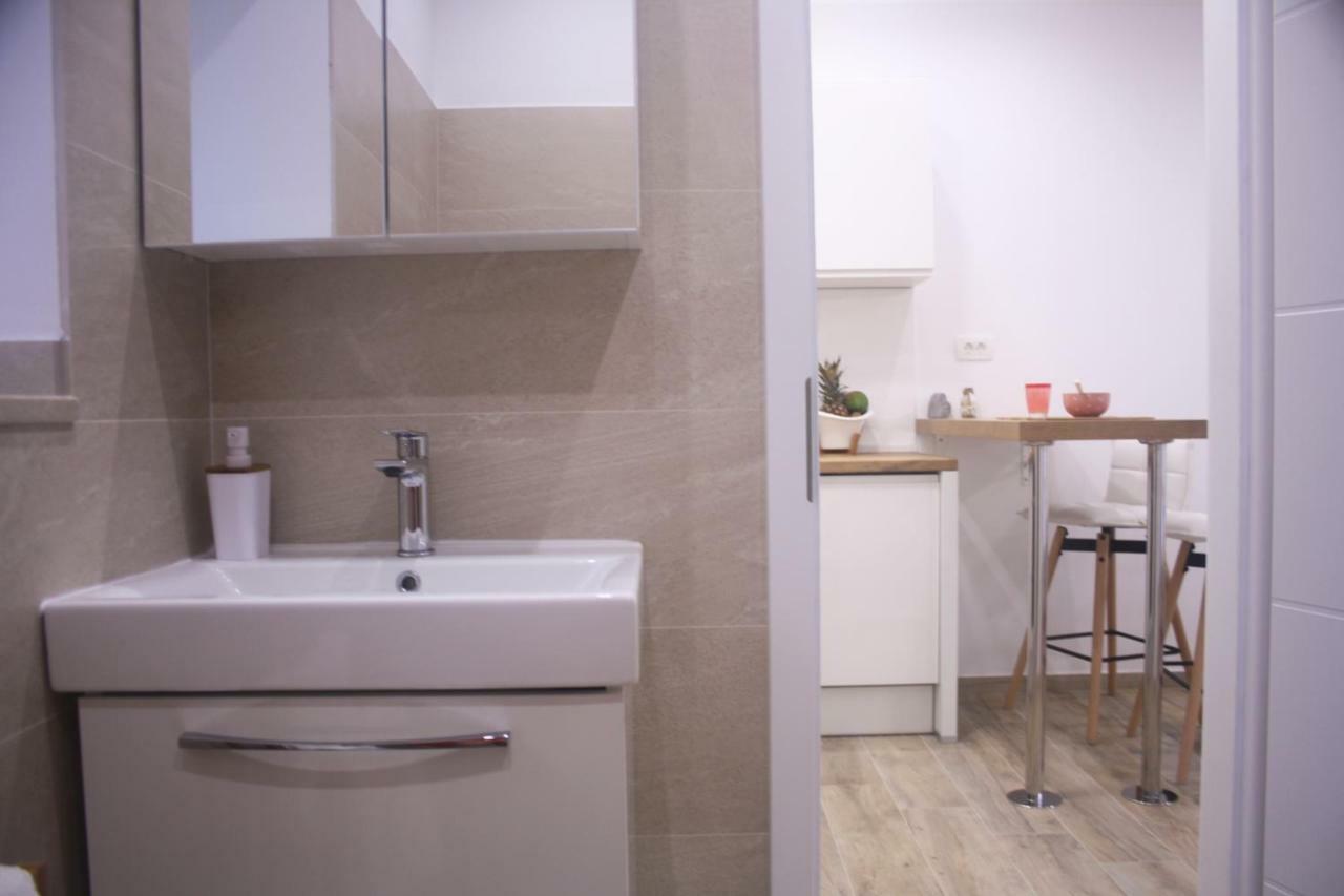 M-Dream, In Heart Of Split Apartment Bagian luar foto